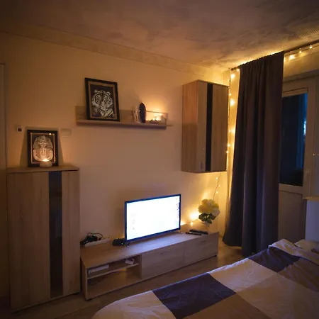 Anne - 1 Bedroom + Balcony